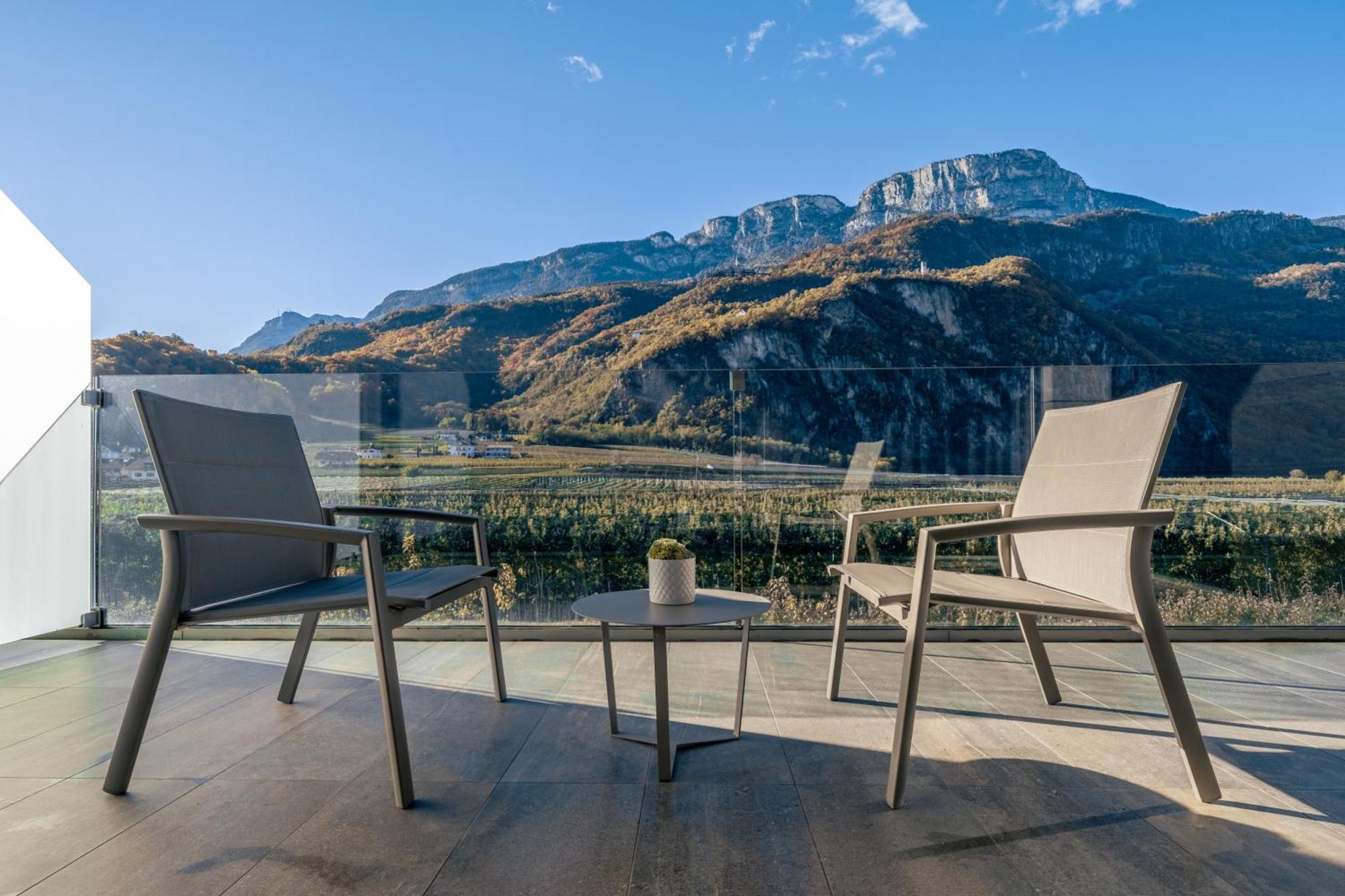 The Lodge Sporthotel - Golfclub Eppan Appiano Sulla Strada Del Vino Eksteriør bilde
