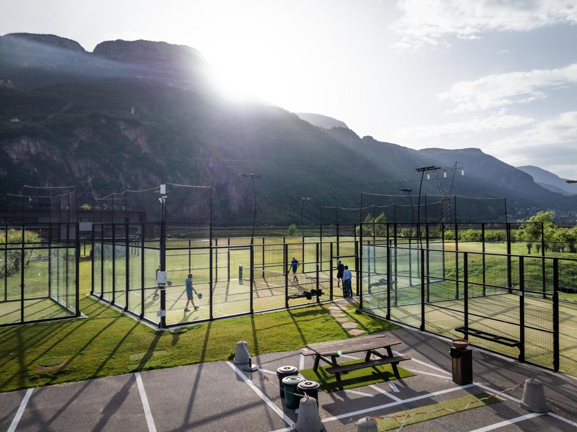 The Lodge Sporthotel - Golfclub Eppan Appiano Sulla Strada Del Vino Eksteriør bilde