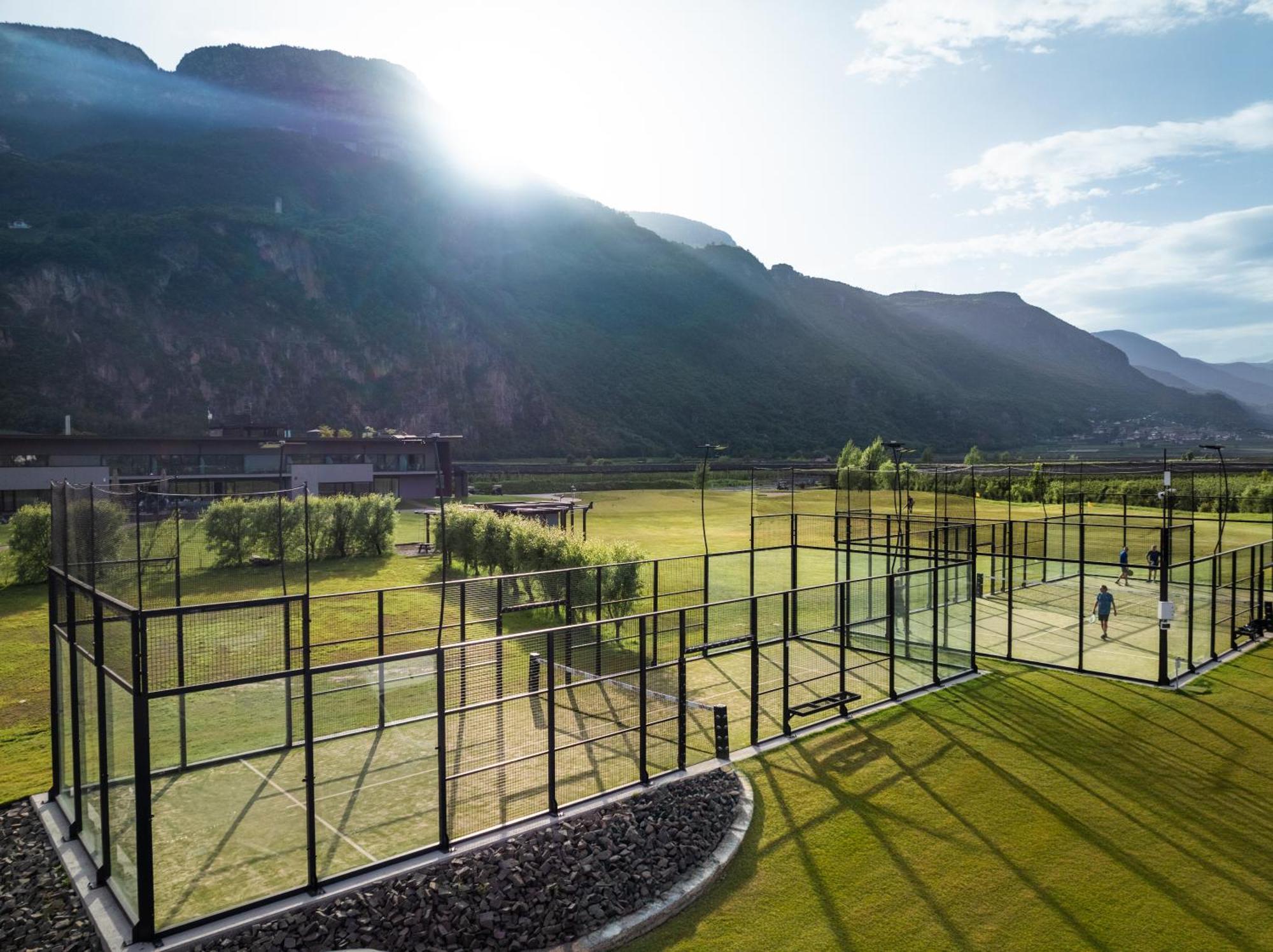The Lodge Sporthotel - Golfclub Eppan Appiano Sulla Strada Del Vino Eksteriør bilde